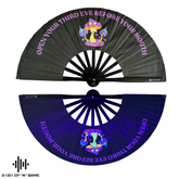 Faltbarer Handfächer groß und stabil – Fächer Schwarz mit dunklem grünem Schimmer,, UV Glow, leuchtet im Dunkeln – Festival Rave Techno EDM Party Accessoires aus Holz und Stoff